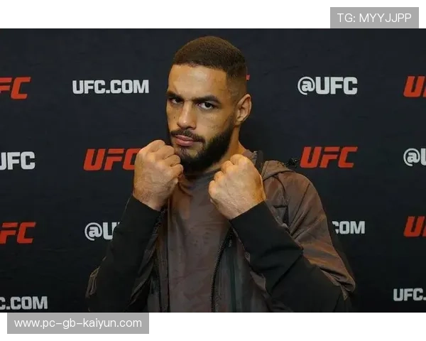 UFC复盘飞膝终结画面被全球讨论